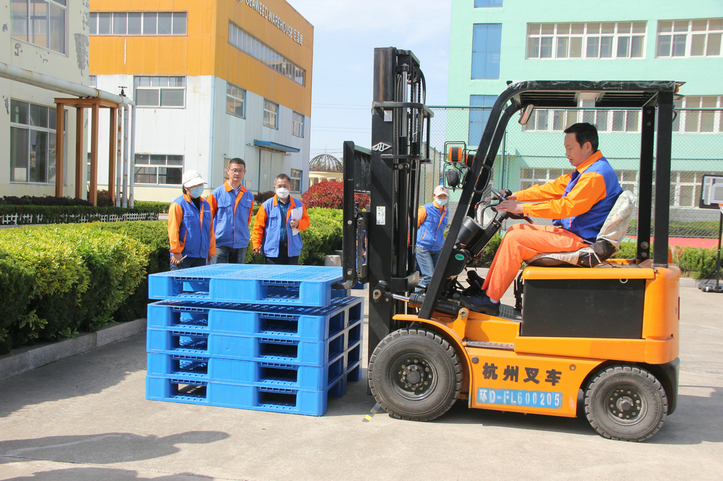 潔晶集團(tuán)舉辦2023年度叉車工崗位技能競(jìng)賽
