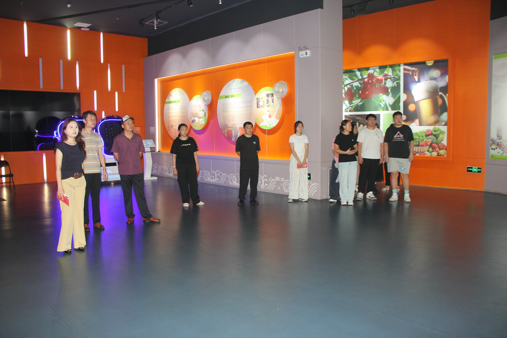 20250819情系職工子女 助力夢想啟航——潔晶集團舉行職工子女高考獎學金發(fā)放儀式6_1 20250819情系職工子女 助力夢想啟航——潔晶集團舉行職工子女高考獎學金發(fā)放儀式6_1